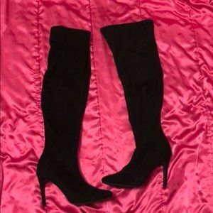 Breckelle’s Heel Boots size 8